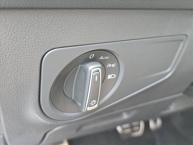 Used 2024 Volkswagen Tiguan SE R-Line FWD image 10