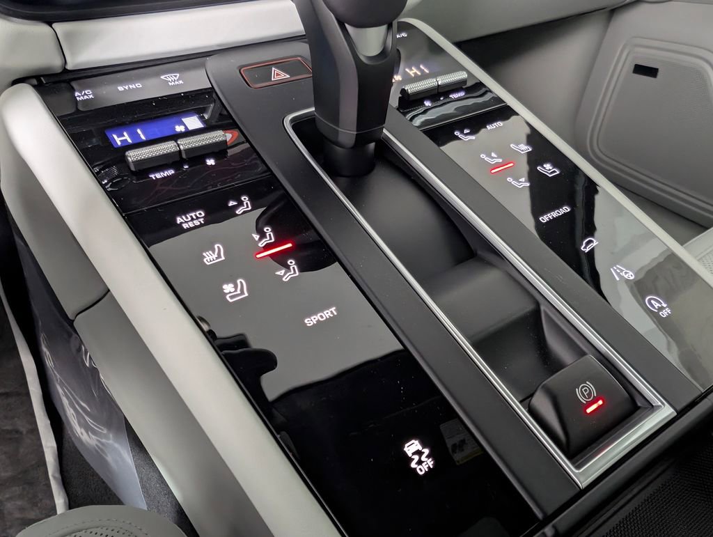 New 2026 Porsche Macan image 34