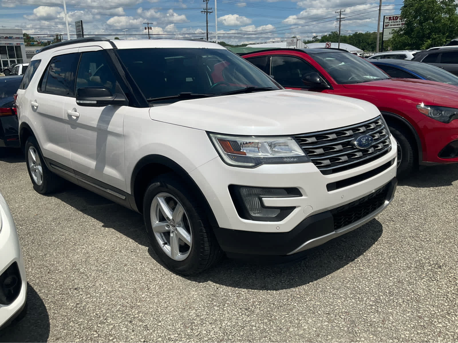 Used 2017 Ford Explorer XLT w/ Equipment Group 202A AWD/4WD image 3