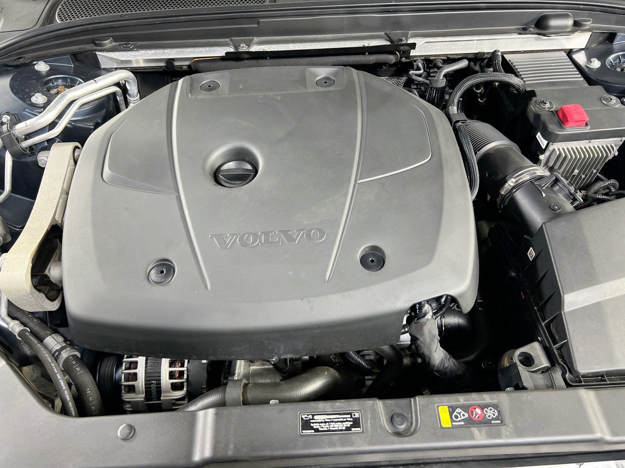 Used 2021 Volvo S60 T5 Inscription image 32