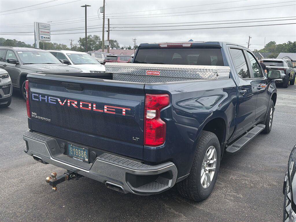 Used 2022 Chevrolet Silverado 1500 LT w/ Z71 Off-Road Package AWD/4WD image 6