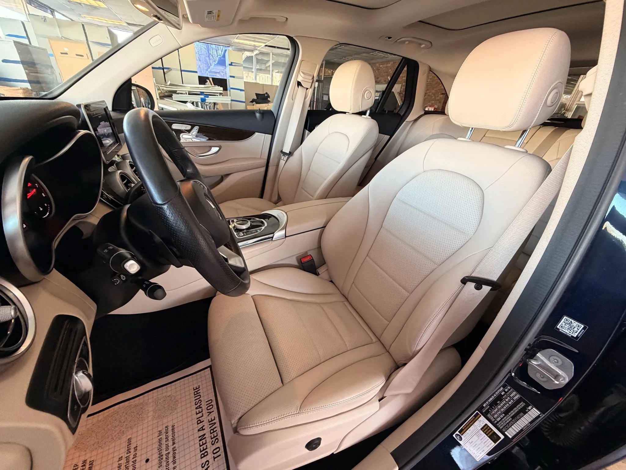 Used 2019 Mercedes-Benz GLC 300 4MATIC image 12