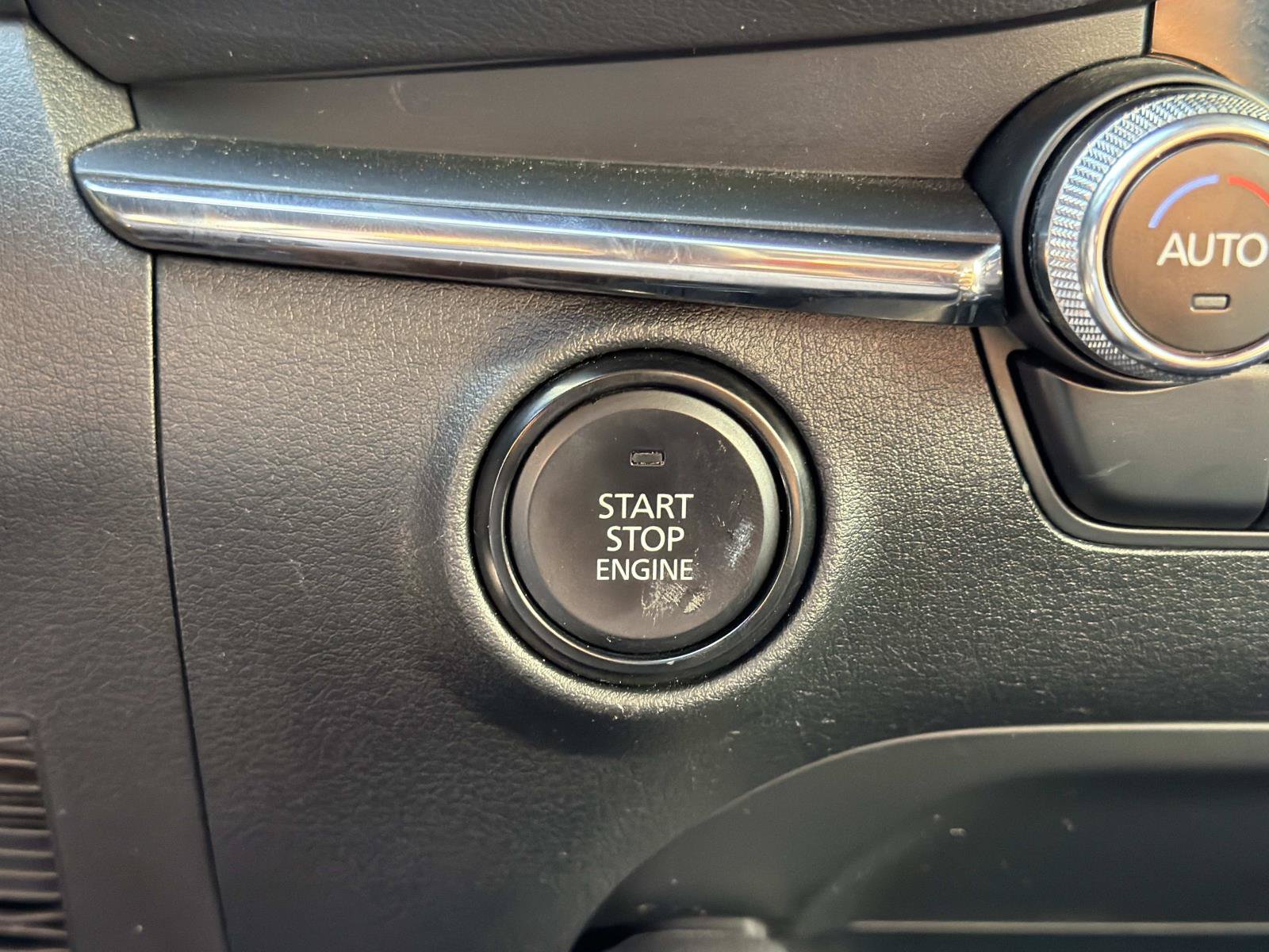 Used 2024 MAZDA MAZDA3 s FWD image 30