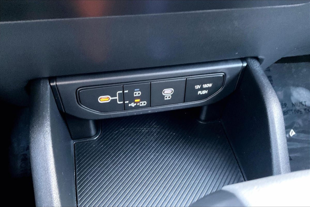 Used 2025 Kia K4 FWD image 30