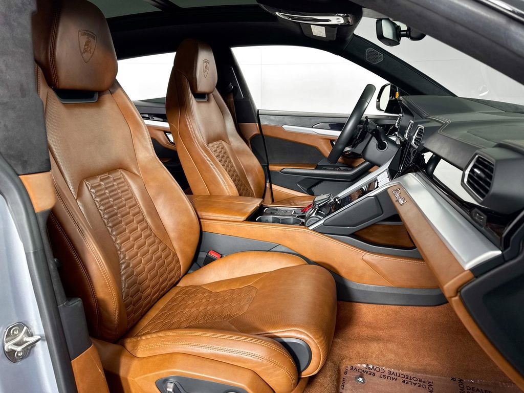 Used 2020 Lamborghini Urus image 36