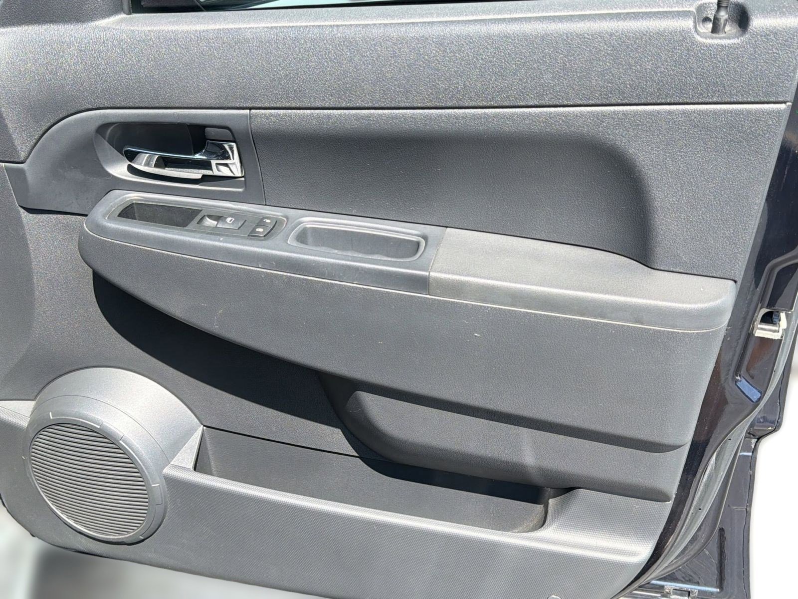 Used 2011 Jeep Liberty Sport image 22