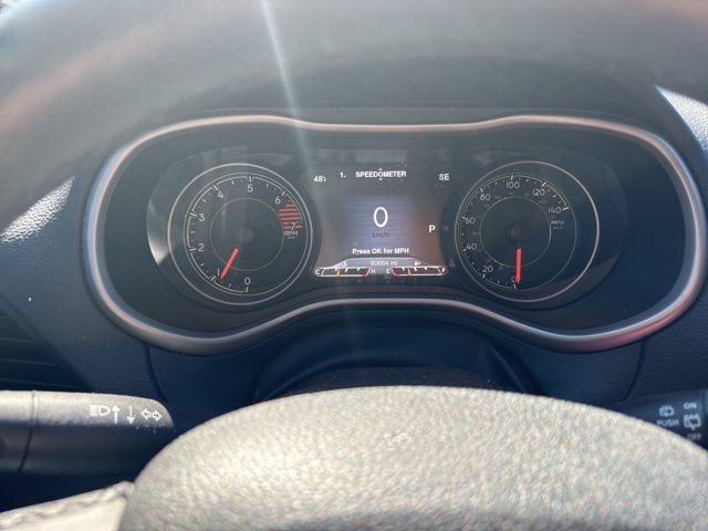 Used 2016 Jeep Cherokee Limited w/ Luxury Group FWD image 4