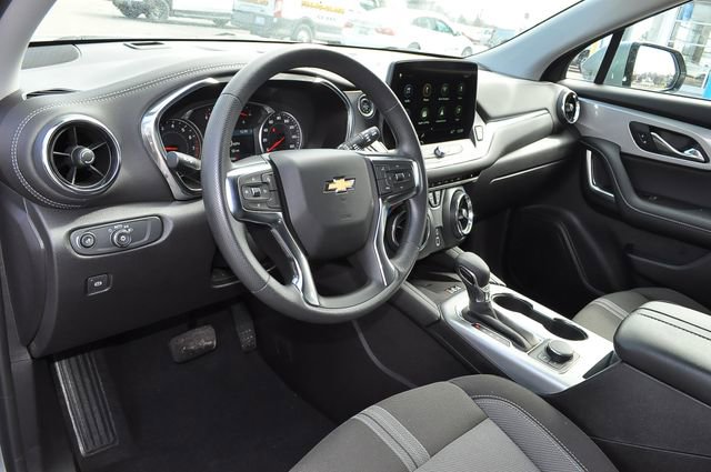 Used 2025 Chevrolet Blazer LT w/ Convenience Package image 9