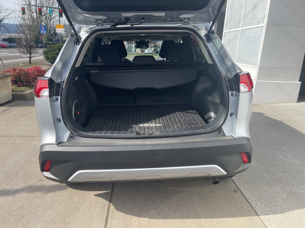 Used 2025 Toyota Corolla Cross LE w/ Moonroof Package image 9