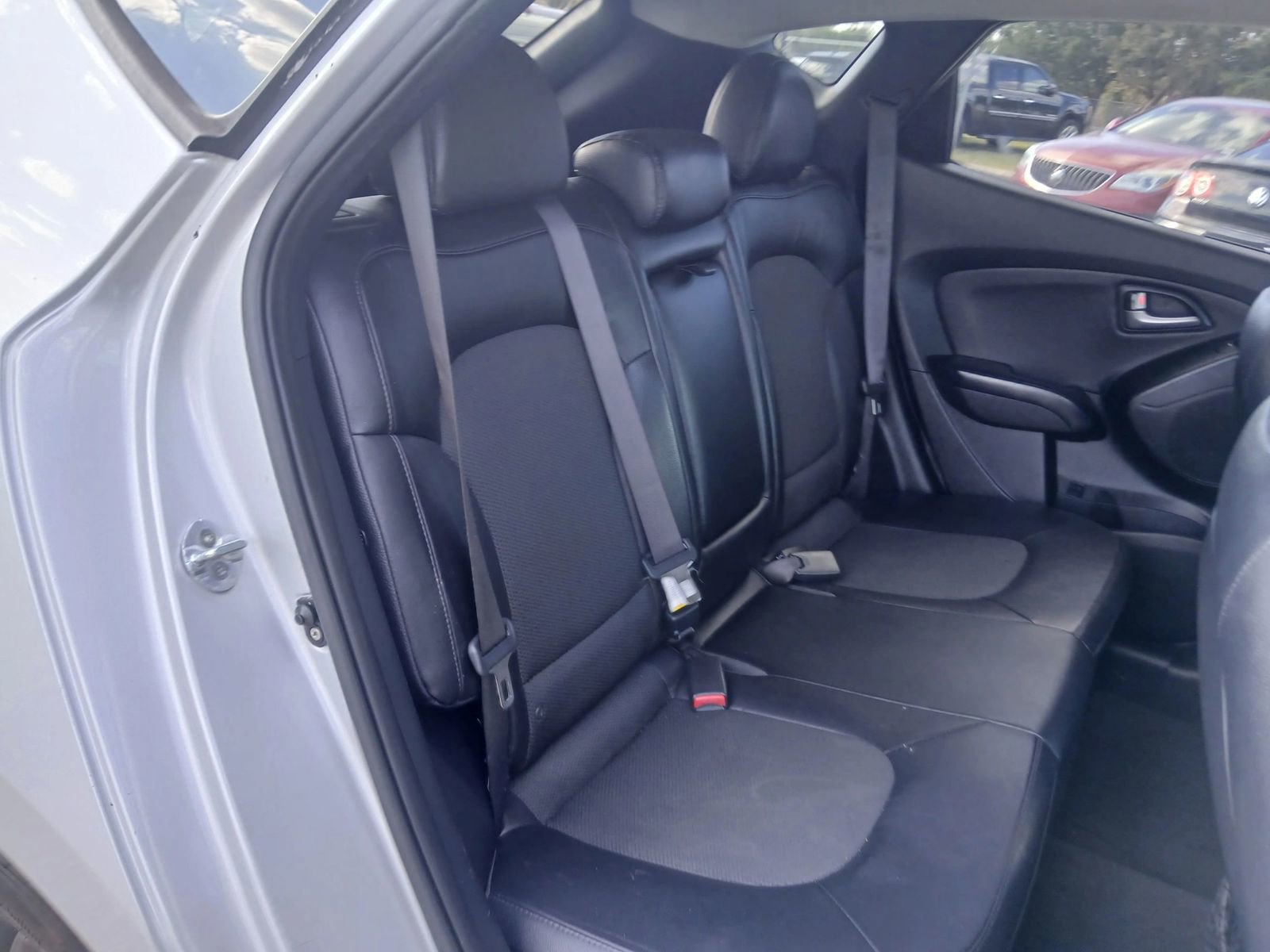 Used 2015 Hyundai Tucson SE image 15