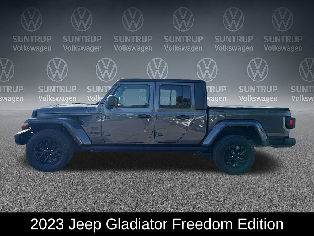 Used 2023 Jeep Gladiator Sport AWD/4WD image 3