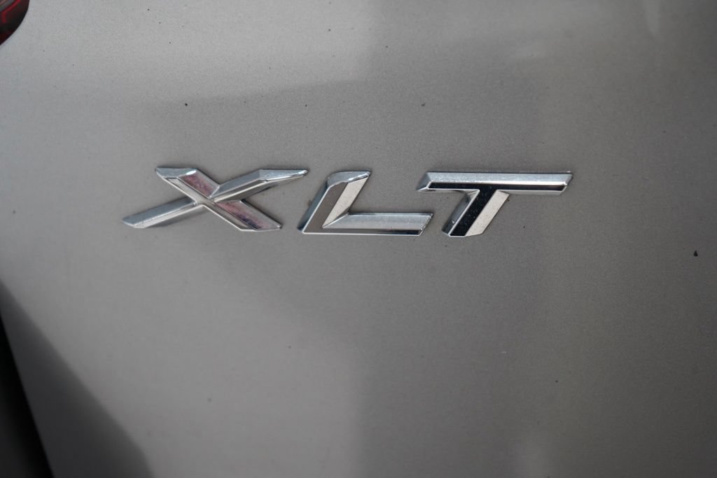 Used 2024 Ford Explorer XLT w/ Equipment Group 202A AWD/4WD image 14
