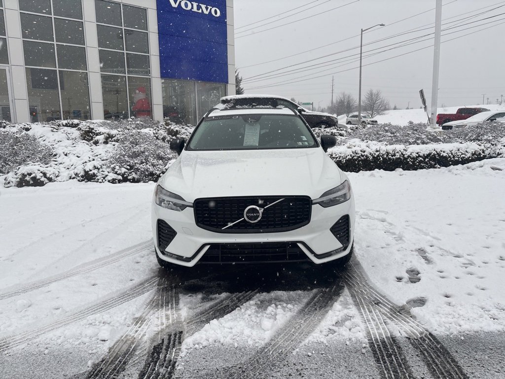 Certified 2024 Volvo XC60 B5 Plus image 2