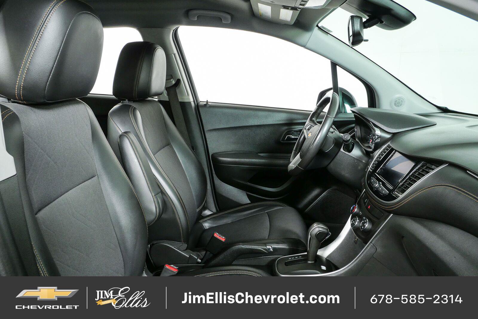 Certified 2020 Chevrolet Trax LT w/ LT Convenience Package AWD/4WD image 20