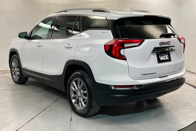 Used 2024 GMC Terrain SLT AWD/4WD image 3
