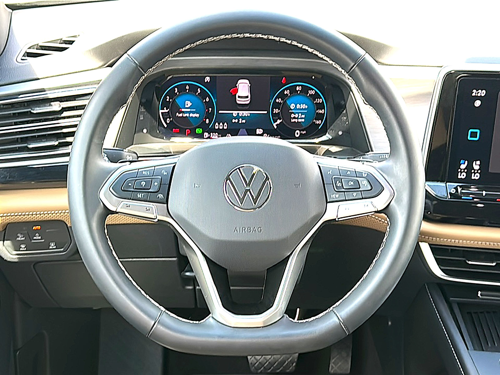 Used 2025 Volkswagen Atlas Cross Sport SE FWD image 27