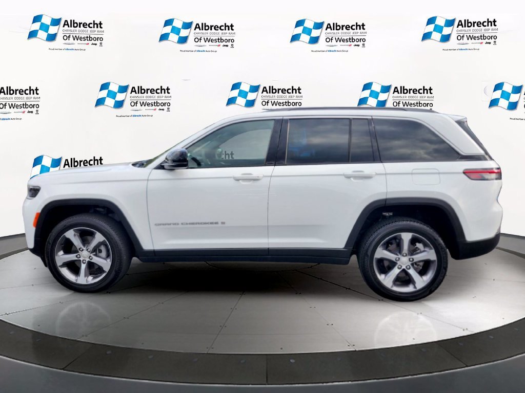 Used 2026 Jeep Grand Cherokee Limited AWD/4WD image 2