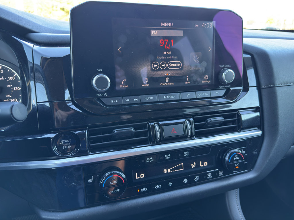 Used 2025 Nissan Pathfinder SV image 31