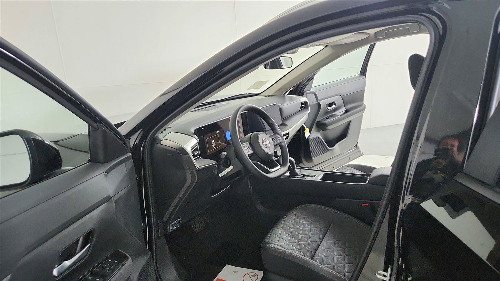 New 2026 Nissan Kicks SV w/ Cold Weather Package AWD/4WD image 9