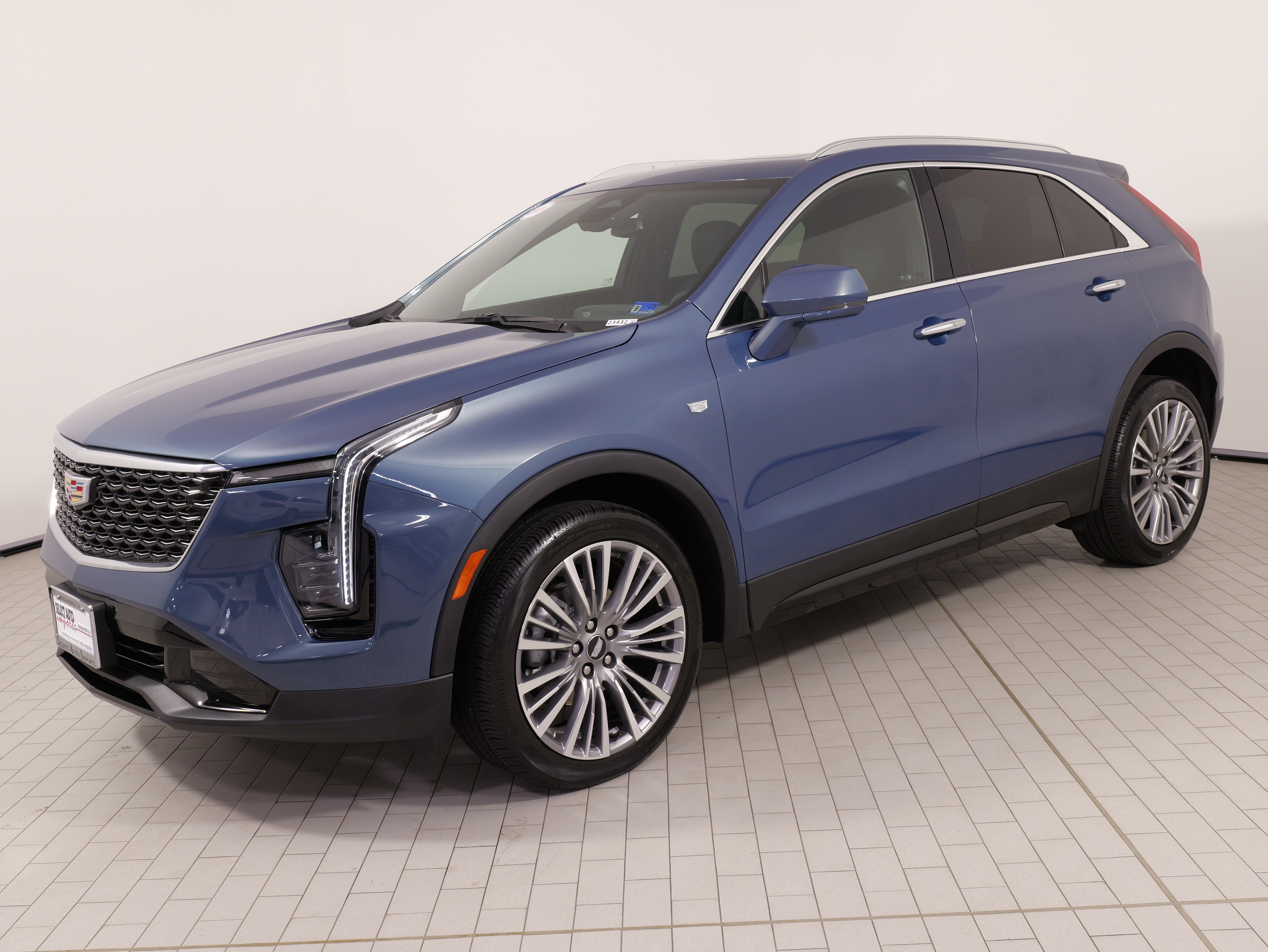 Used 2024 Cadillac XT4 Premium Luxury w/ Cold Weather Package AWD/4WD image 1