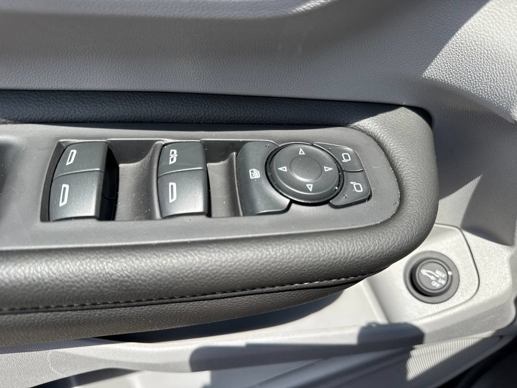 Used 2024 GMC Terrain SLE w/ Driver Convenience Package FWD image 18