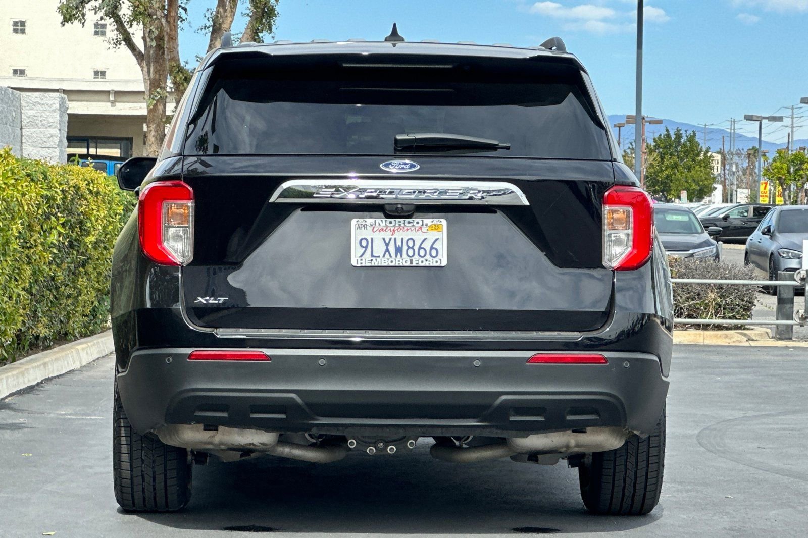 Used 2024 Ford Explorer XLT RWD image 5