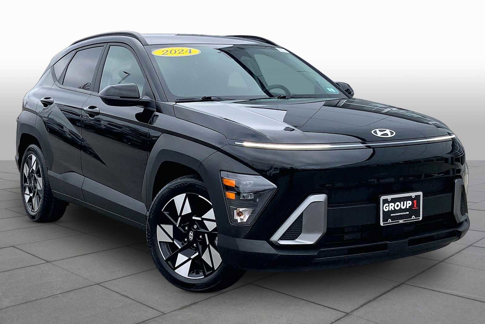 Used 2024 Hyundai Kona SEL FWD image 3