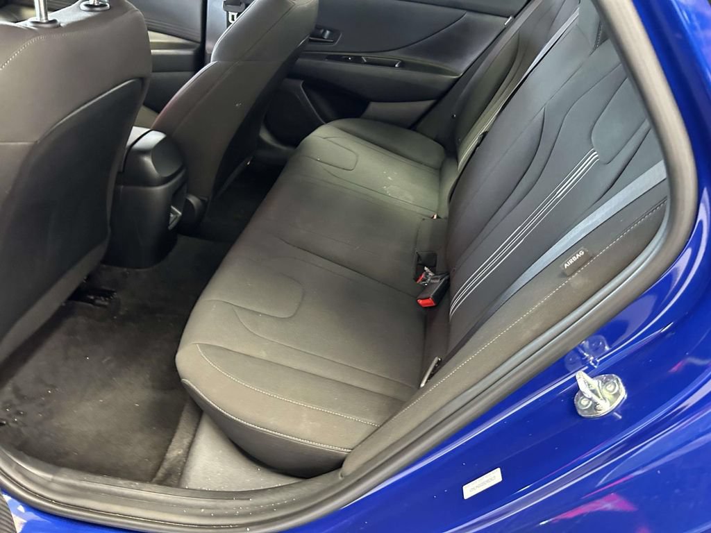 Used 2025 Hyundai Elantra Sport FWD image 13