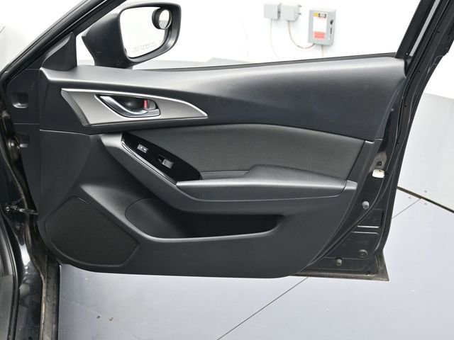 Used 2017 MAZDA MAZDA3 Sport image 29