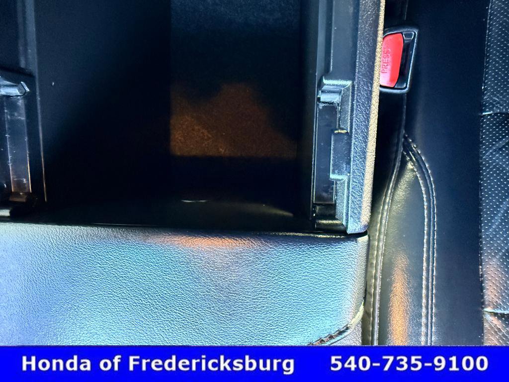 Used 2016 Toyota Avalon Limited w/ Toyota Safety Sense Package image 36