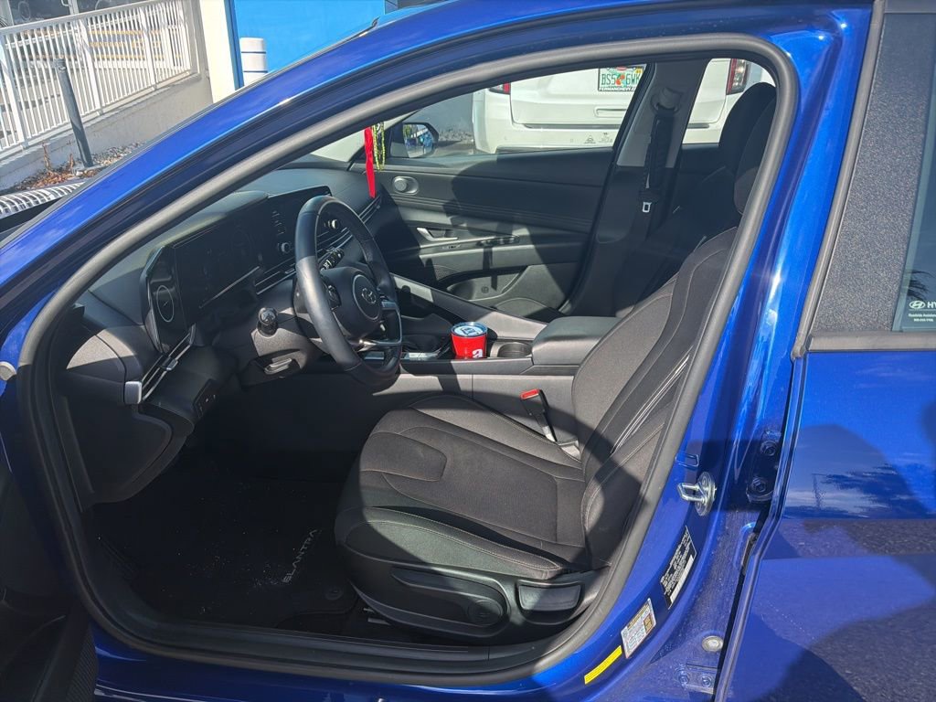 Used 2021 Hyundai Elantra SEL w/ Convenience Package image 19