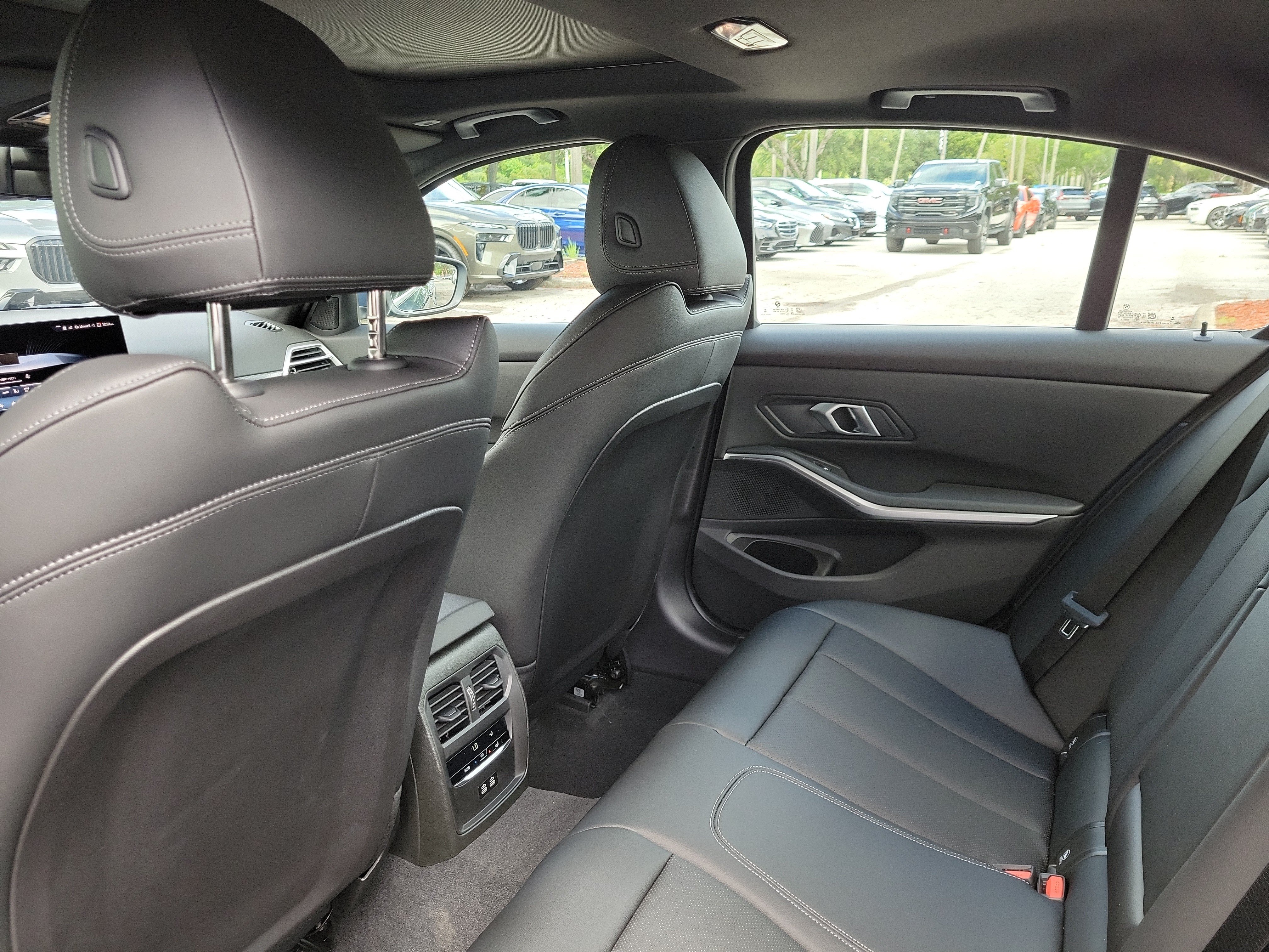 New 2026 BMW 330i Sedan w/ Premium Package RWD image 9