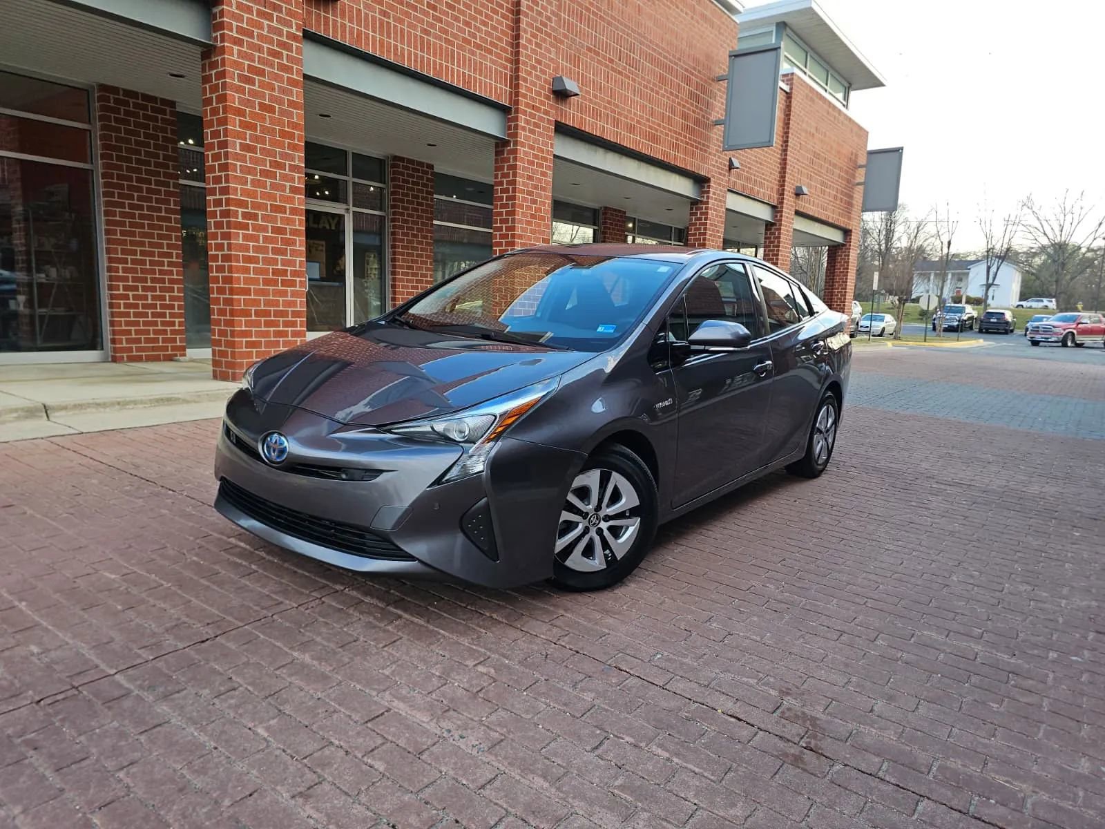 Used 2018 Toyota Prius Two w/ Prius Two Safety Plus Package image 3