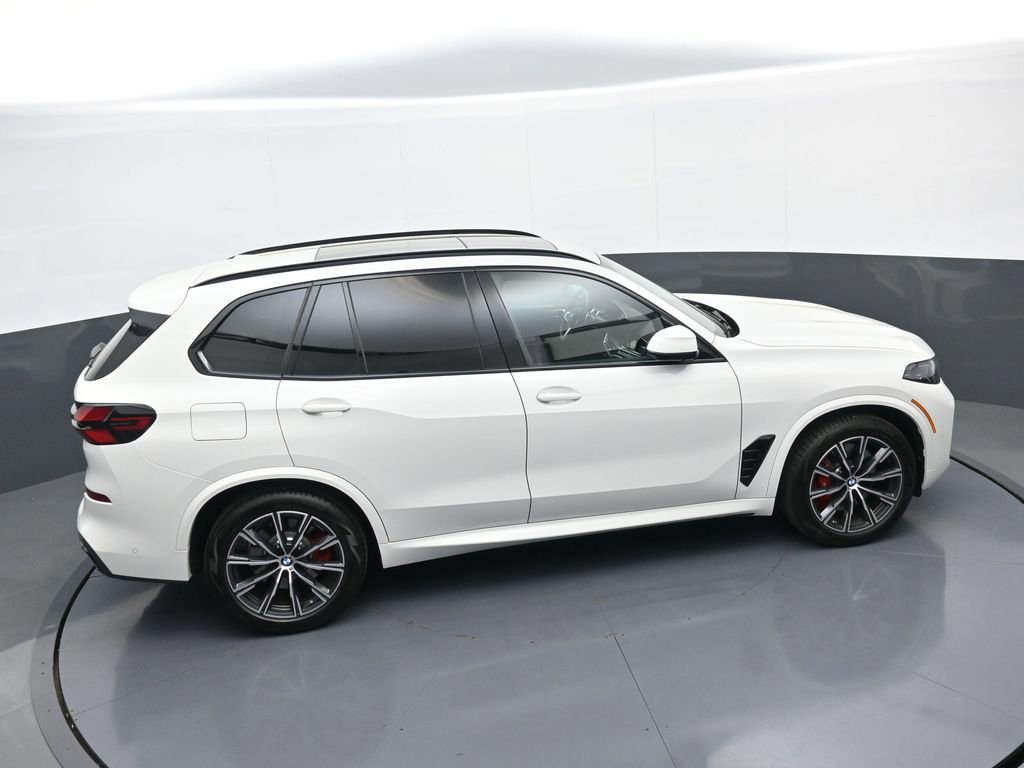 Used 2026 BMW X5 xDrive50e w/ M Sport Package AWD/4WD image 38