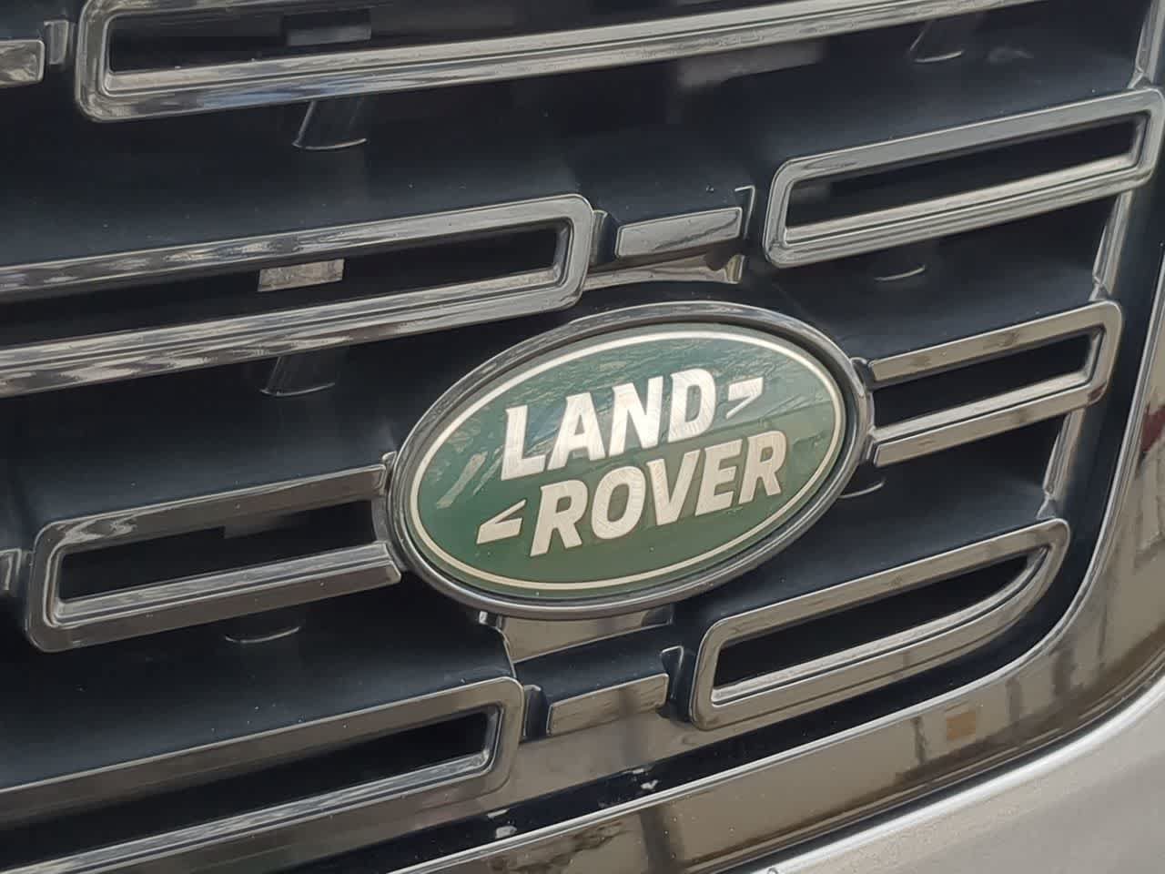 Certified 2025 Land Rover Range Rover Sport SE AWD/4WD image 12