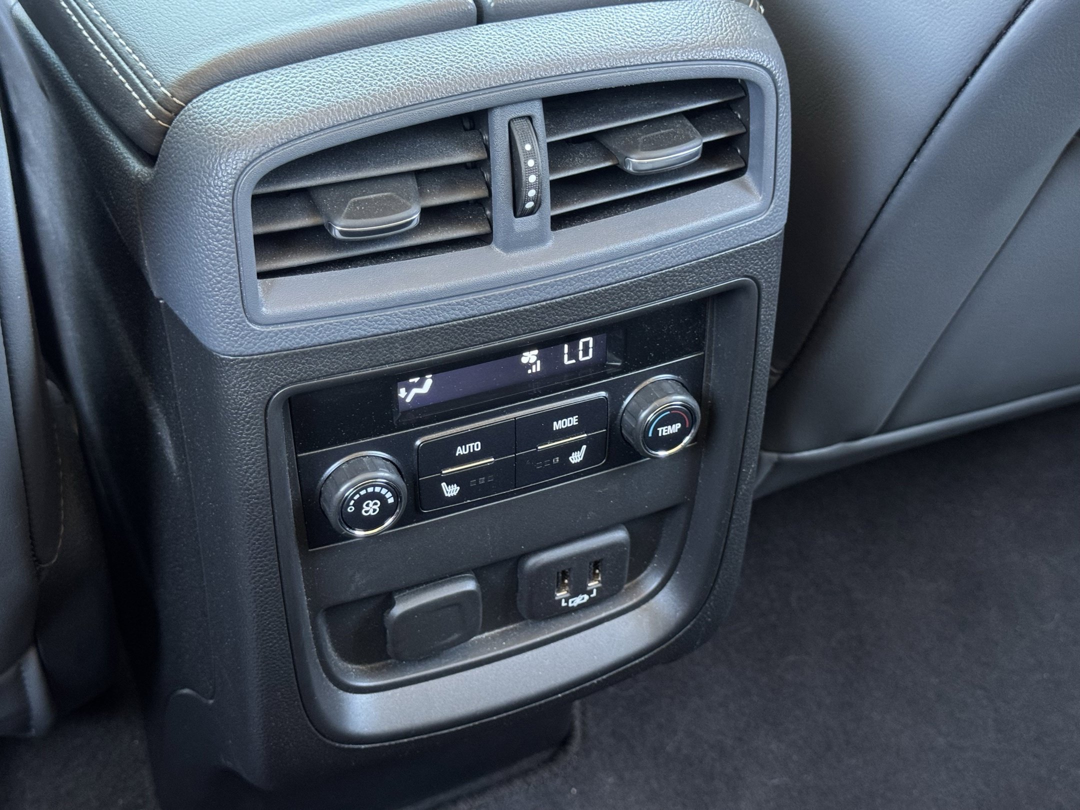 Used 2019 Buick Envision Essence FWD image 22