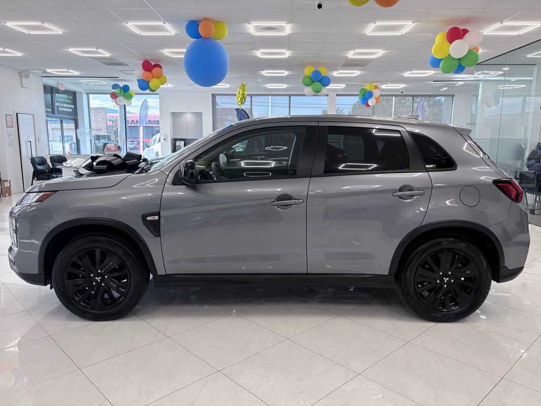 Used 2026 Mitsubishi Outlander Sport LE AWD/4WD image 4
