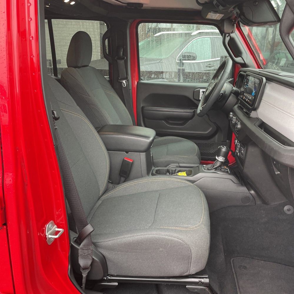 Used 2024 Jeep Wrangler Unlimited w/ Convenience Group image 16