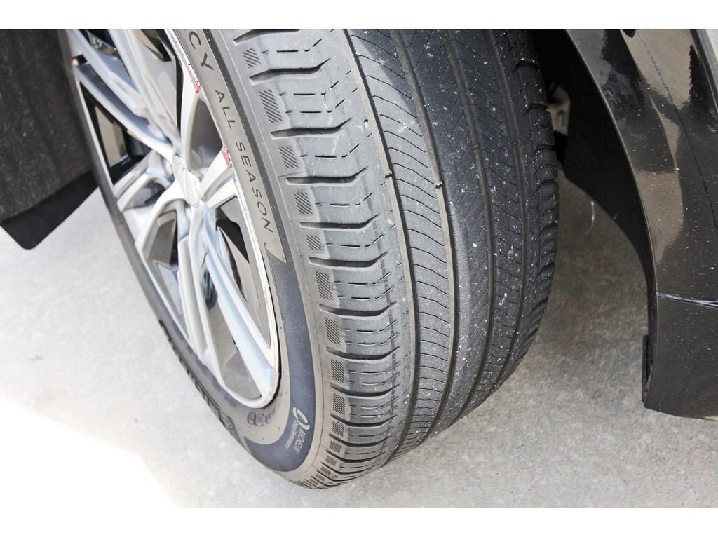 Used 2023 Cadillac Lyriq 2WD image 16