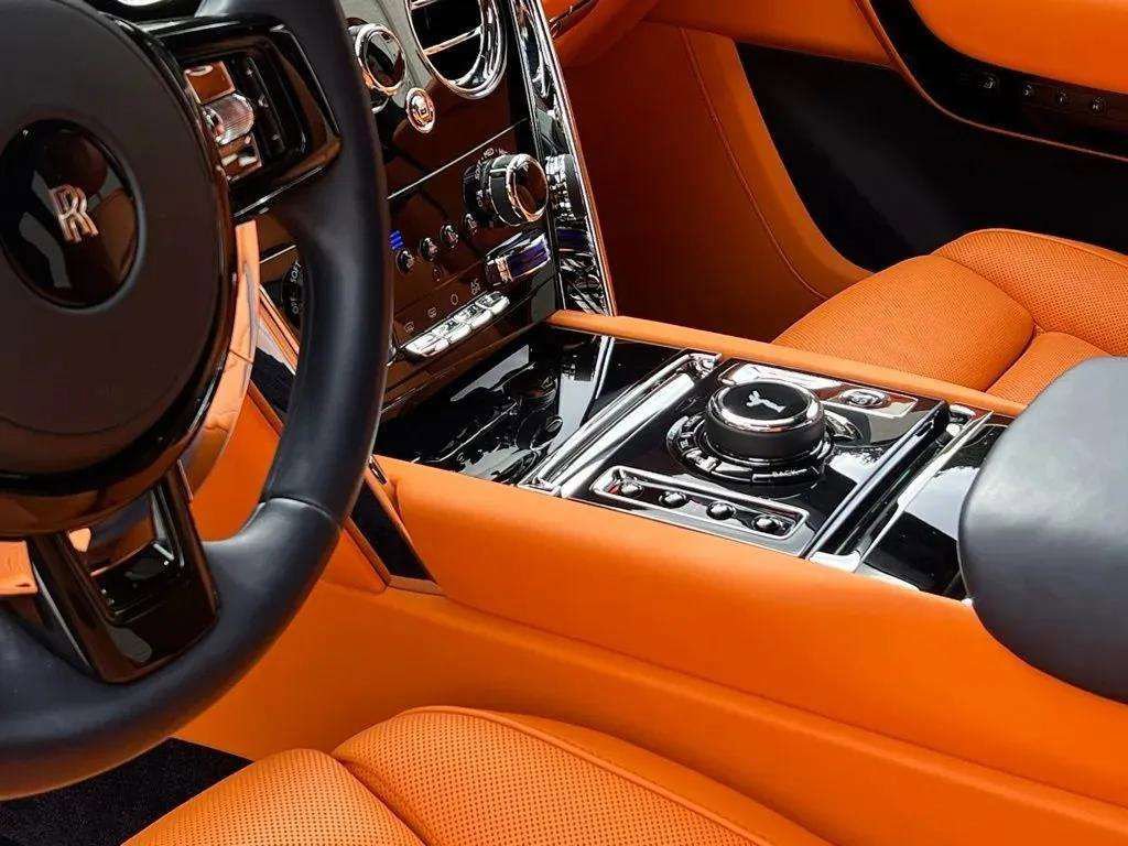 Used 2025 Rolls-Royce Cullinan image 15