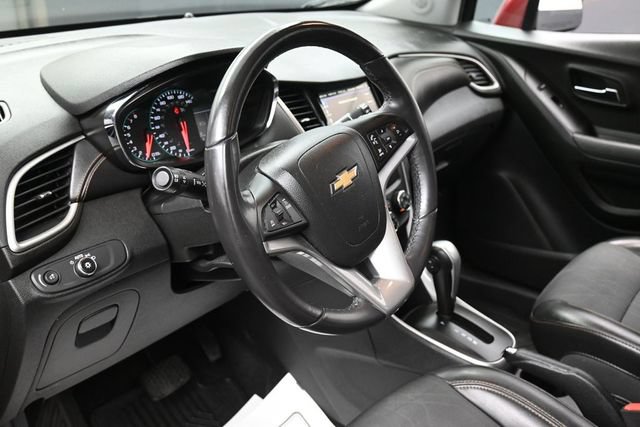 Used 2019 Chevrolet Trax LT w/ LT Convenience Package FWD image 14
