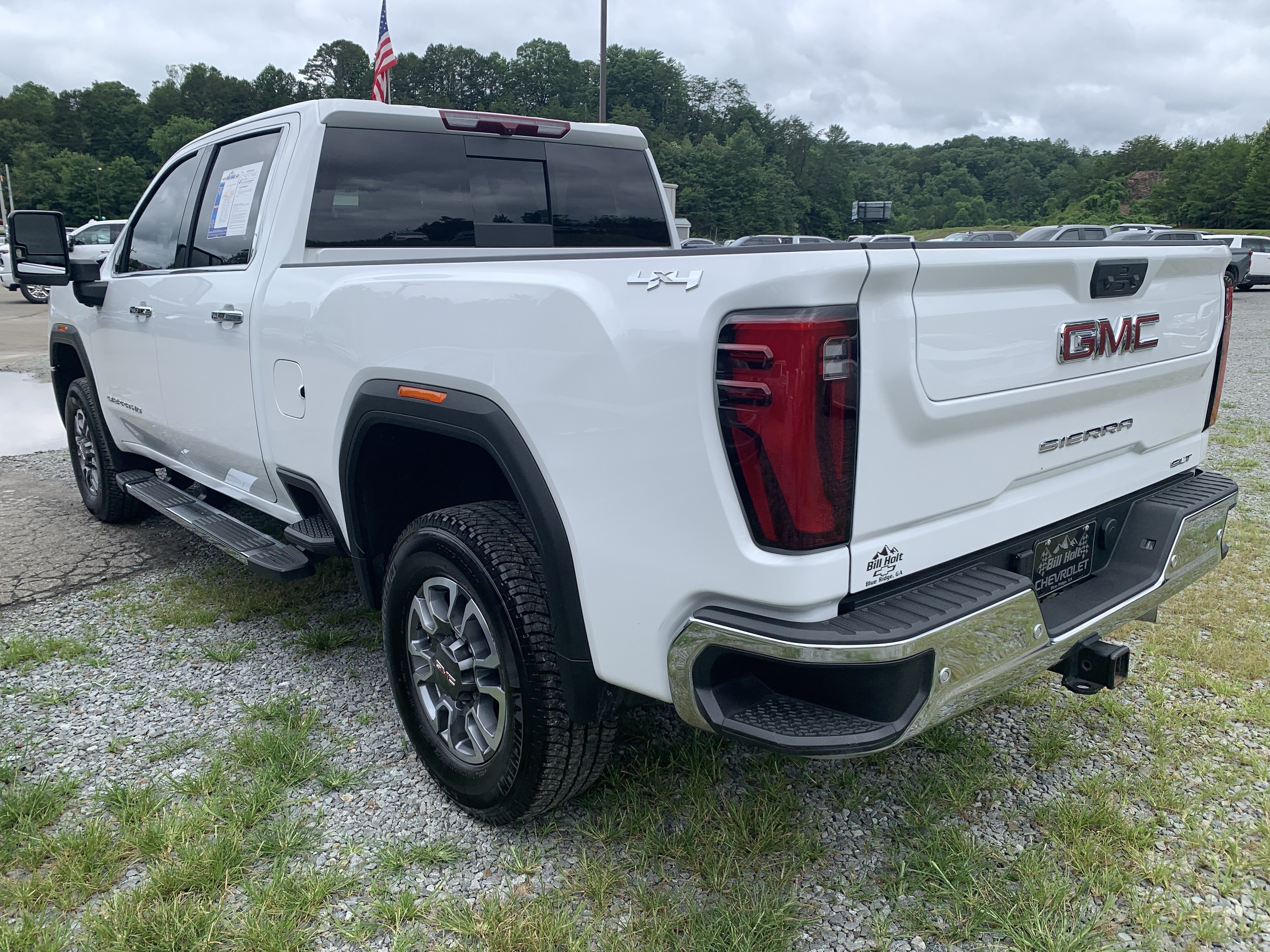 Used 2025 GMC Sierra 2500 SLT w/ SLT Premium Package AWD/4WD image 4