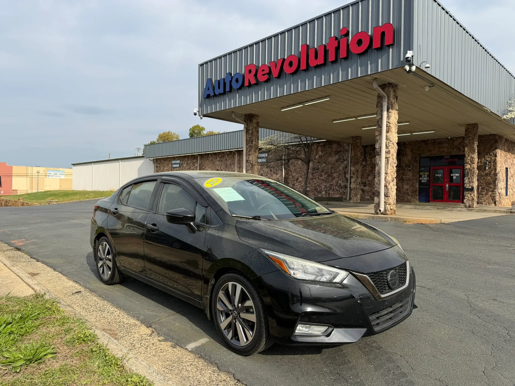 Used 2020 Nissan Versa SR