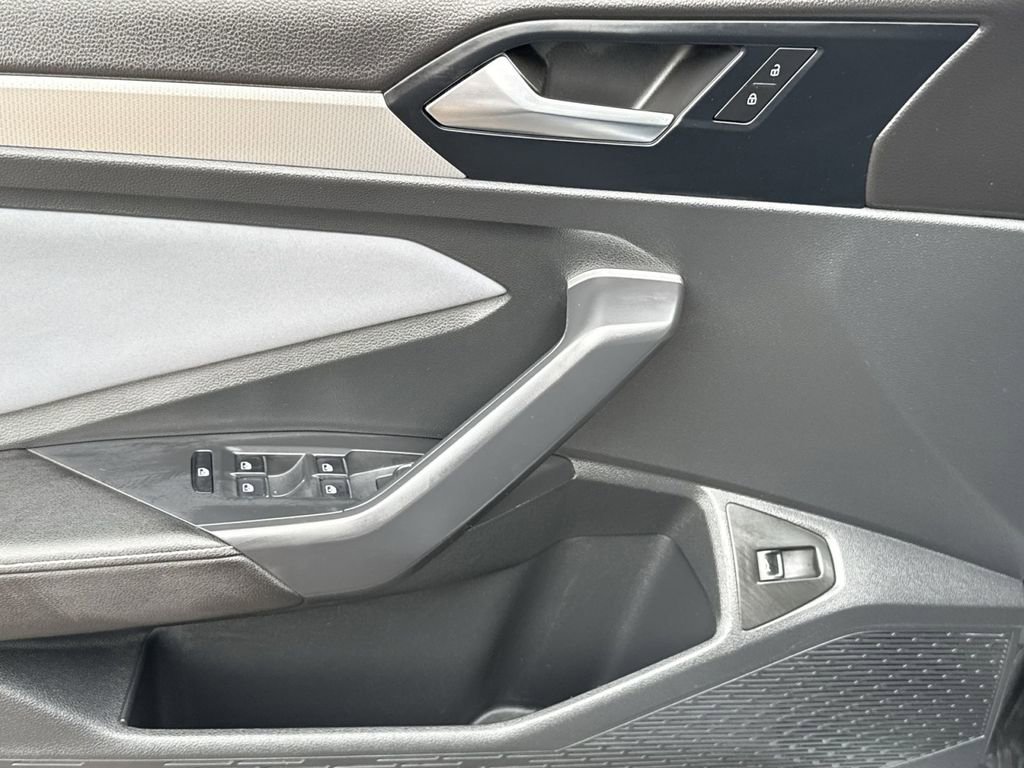 Used 2025 Volkswagen Jetta SE image 15