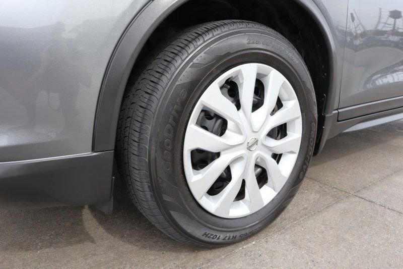 Used 2020 Nissan Rogue S image 8