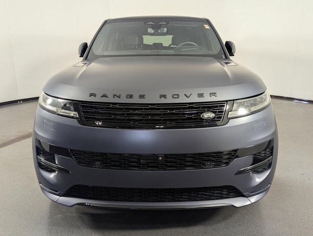 Used 2024 Land Rover Range Rover Sport Dynamic SE image 3