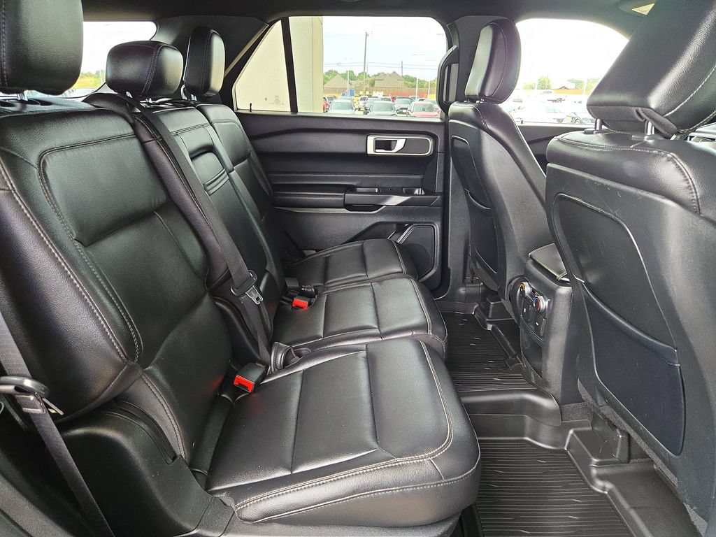 Used 2020 Ford Explorer XLT w/ Equipment Group 202A AWD/4WD image 26