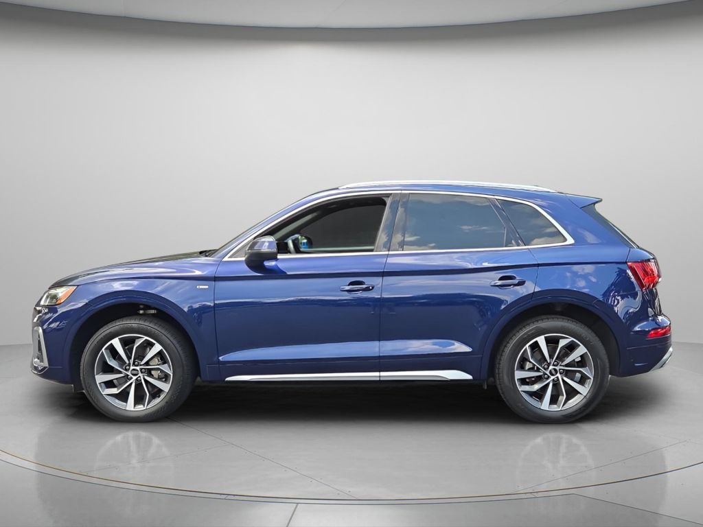 Used 2023 Audi Q5 2.0T Premium w/ Convenience Package AWD/4WD image 3