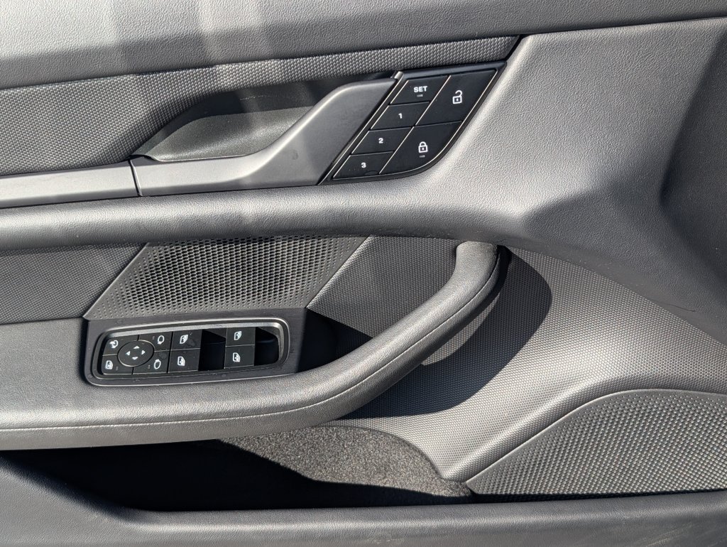 Certified 2023 Porsche Taycan RWD image 20
