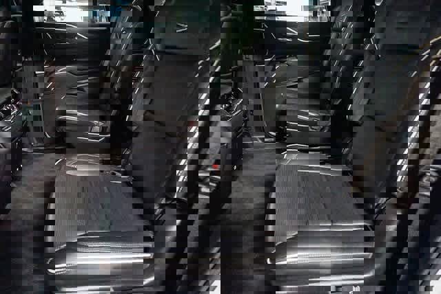 Used 2021 Cadillac Escalade Premium Luxury image 20